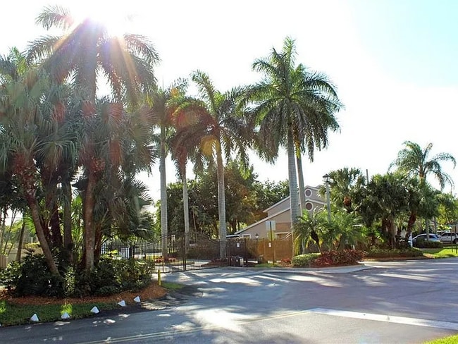 Foto del edificio - 2239 Discovery Cir W
