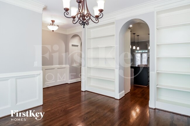 Foto del edificio - 1304 Westminster Dr