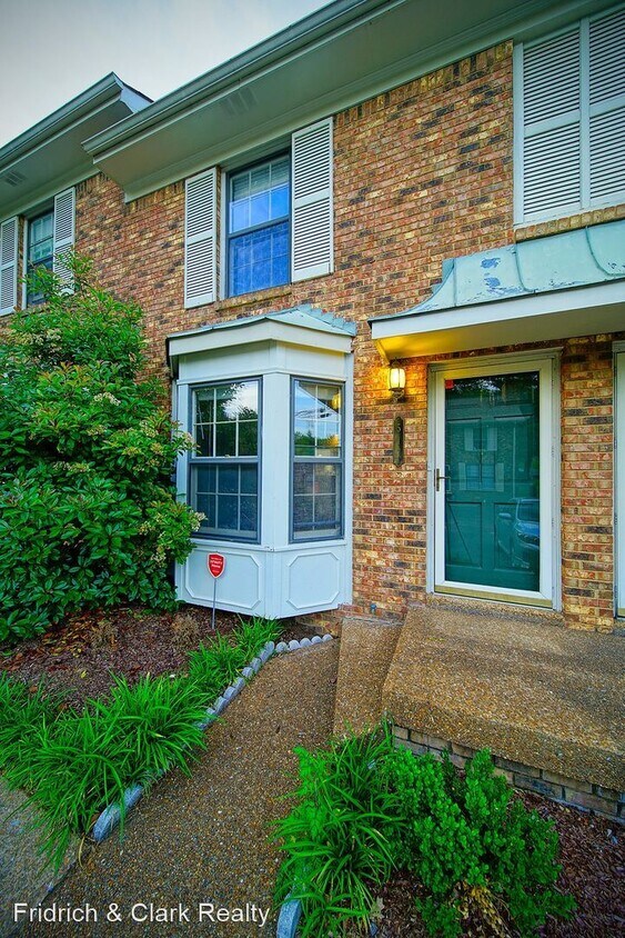 Primary Photo - 2 br, 1.5 bath Apartment - 511 Hickory Villa