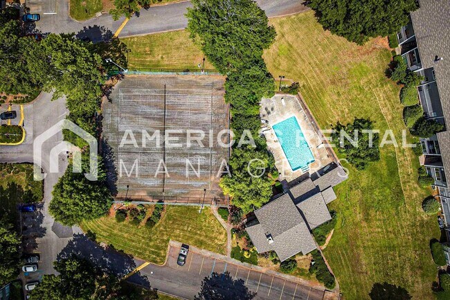 Foto del edificio - 406 Skyview Dr