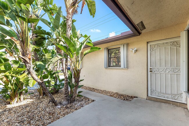 Building Photo - 500 NE 48th St