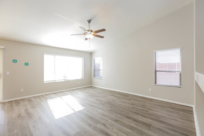 Foto del edificio - 10355 W Sunflower Pl