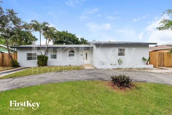 Primary Photo - 811 Evergreen Dr