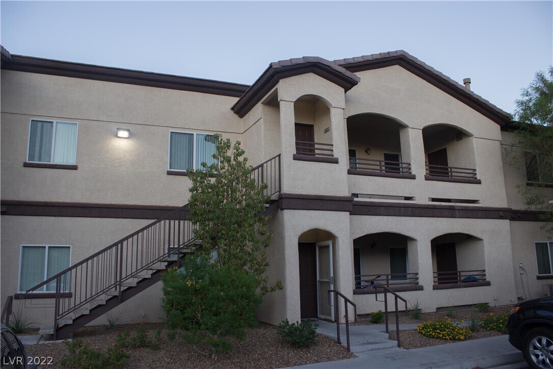 2291 W Horizon Ridge Pkwy Unit 4220, Henderson, NV 89052 Condo for