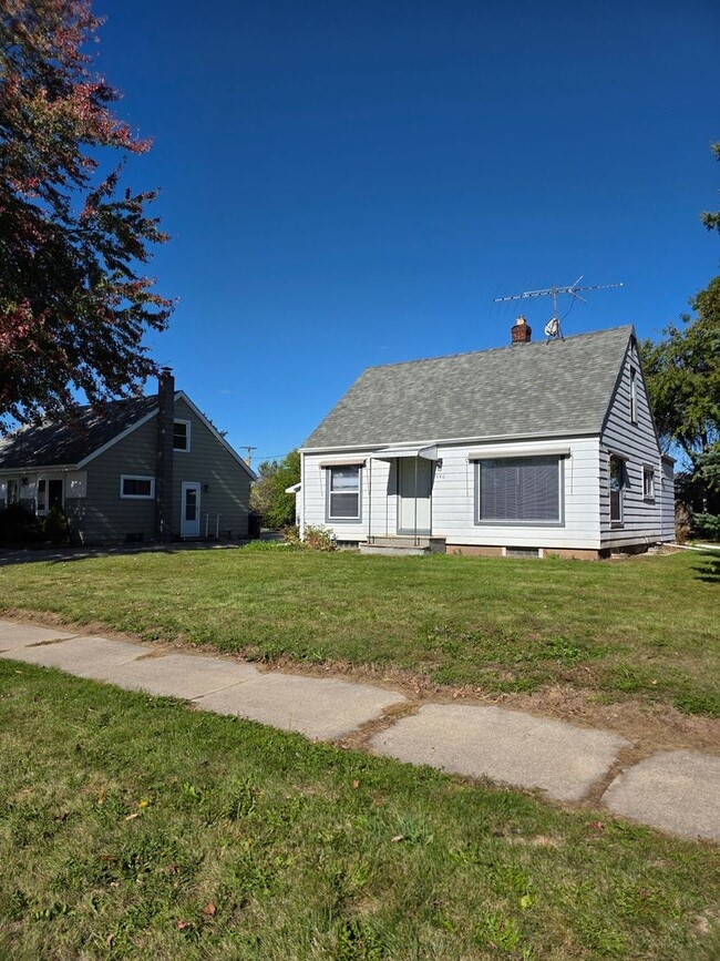 Building Photo - 940 W Weiland Ave