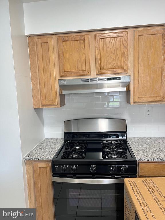 Foto del edificio - 8720 Cottage St