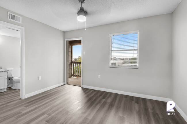 Building Photo - 130 Camino de Oro