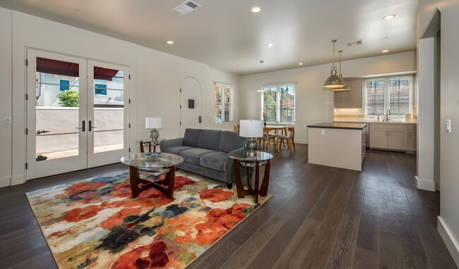 Building Photo - Brand New 2 bed / 2 bath Luxury Townhouse ...