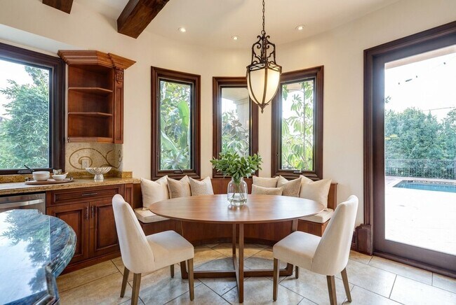 Foto del edificio - 209 S Anita Ave