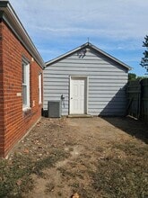 Building Photo - 6 Greenbrier Ct