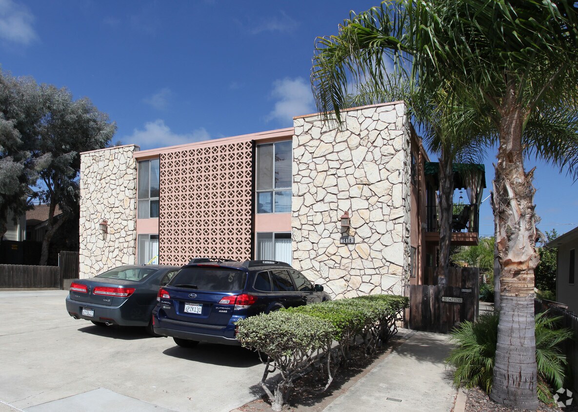 Primary Photo - 1410 Robinson Ave