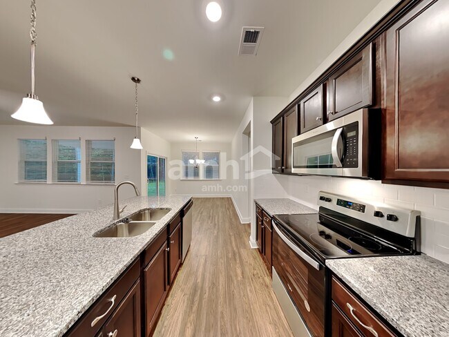 Building Photo - 570 Slew Drive