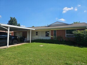 Building Photo - 434 W Fairchild Dr