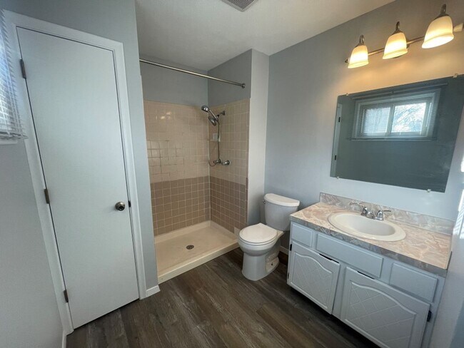 Foto del edificio - Home For Rent Bellevue.