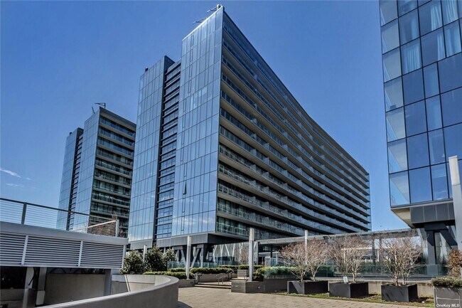 Foto del edificio - 131-03 40th Rd