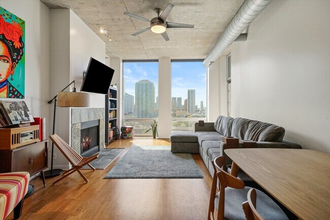 Foto del edificio - 700 N Larrabee St