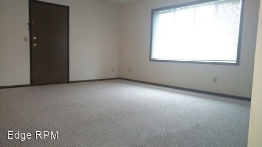 Foto del edificio - 3241-3271 Ansborough Ave