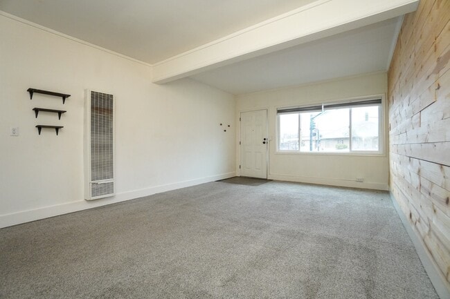 Building Photo - 4203 W Kootenai St