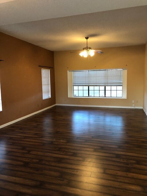 Foto del edificio - 10402 N 54th Dr