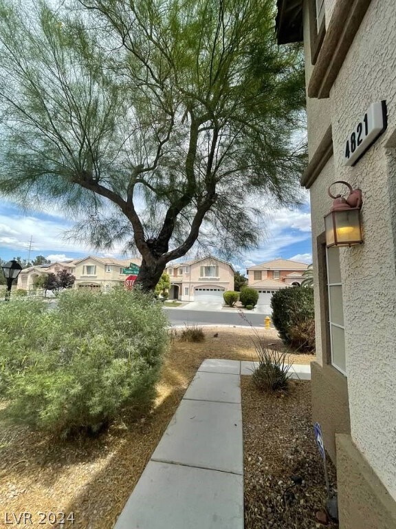 Foto del edificio - 4821 Whisper Lake Dr