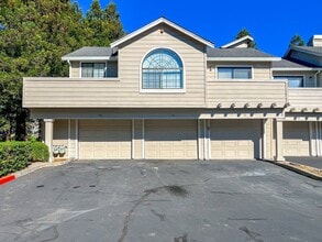 Building Photo - 10 Golden Gate Cir