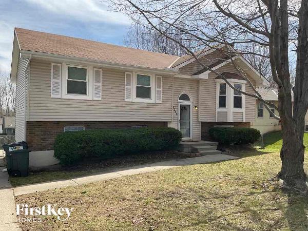 Building Photo - 3200 SE 5th St