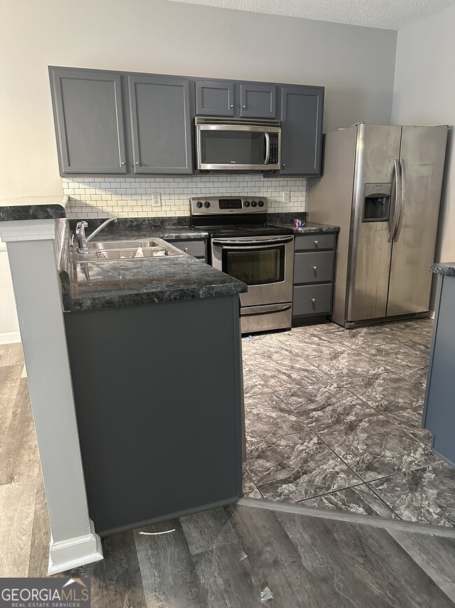 Foto del edificio - 2739 Parkway Trail