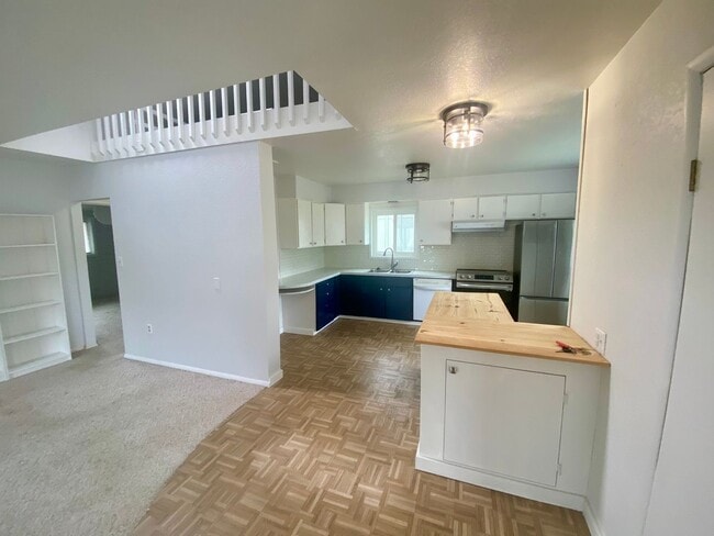 Building Photo - Charming 2 Bdrm, 2 Bath Home in Long Beach, WA