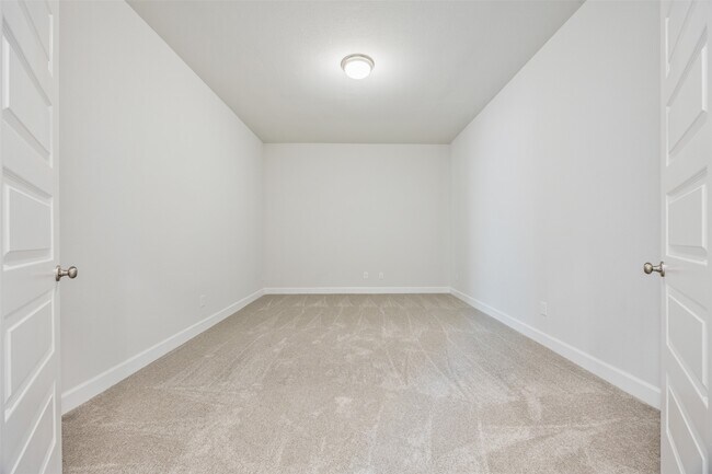 Building Photo - 26310 Meadow Bliss Wy