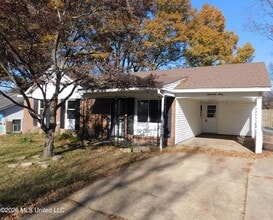 Building Photo - 1760 Northfield Dr