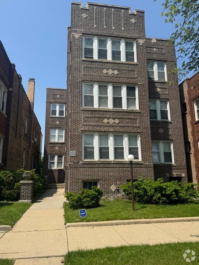 Building Photo - 7412 S Prairie Ave