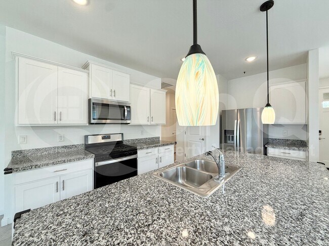 Building Photo - 40015 W Rio Lobo Dr