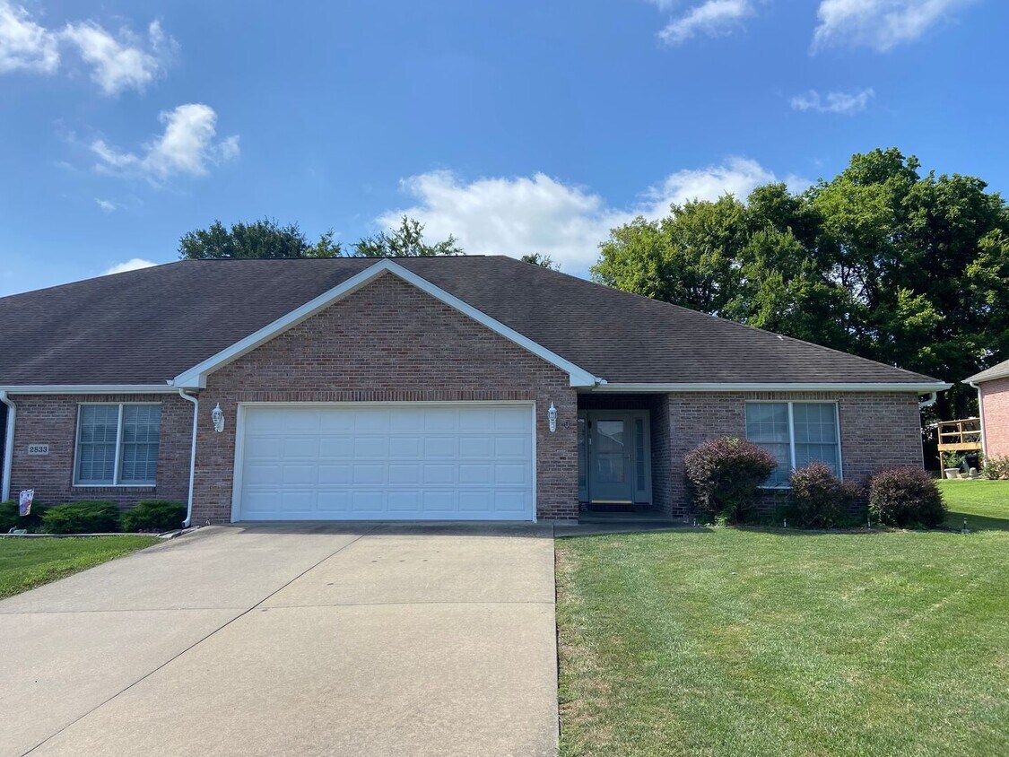 Building Photo - Duplex in Cape Girardeau