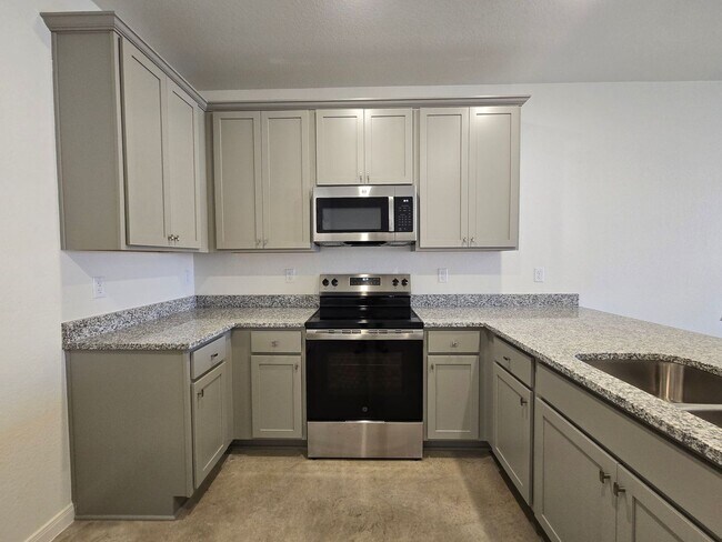 Building Photo - 909 Cherry Laurel Ln