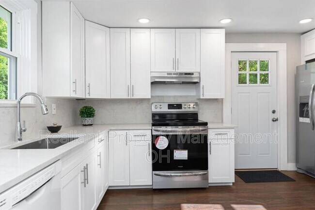 Foto del edificio - 6212 Desmond St