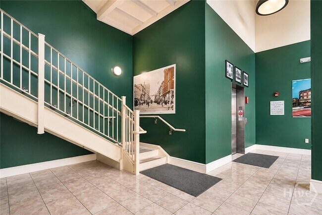 Foto del edificio - 122 W Broughton St