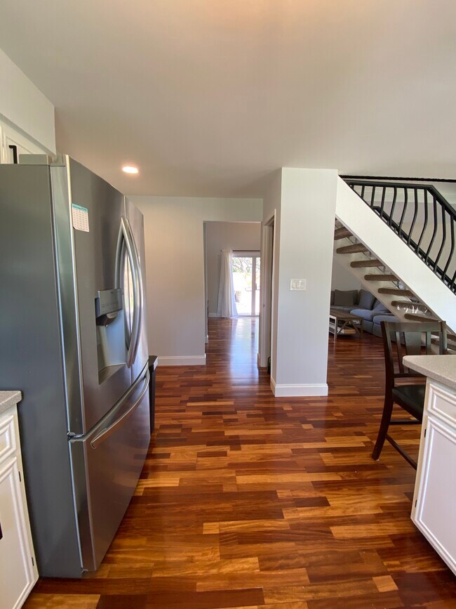 Foto del edificio - 817 N Lakeside Dr