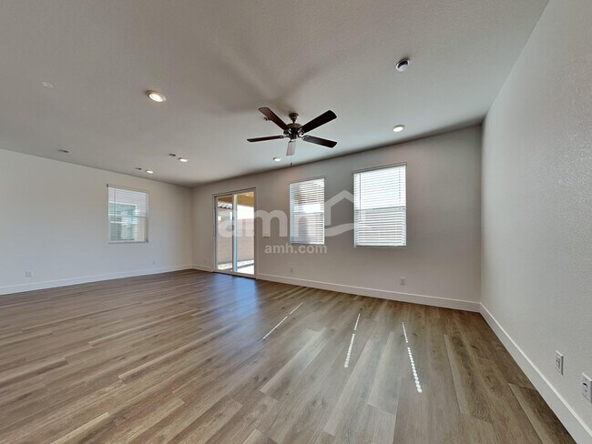 Foto del edificio - 4665 Flaming Ridge Trail