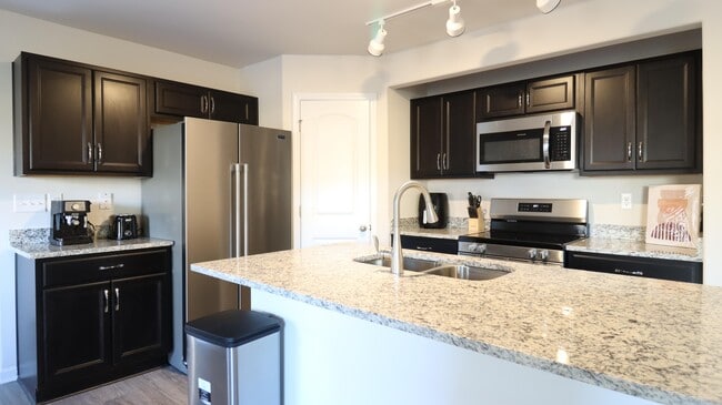 Building Photo - 13507 Circle Dr