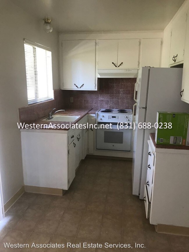 Building Photo - 9012 Soquel Dr