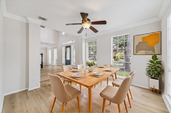 Foto del edificio - 6719 Shady Ln