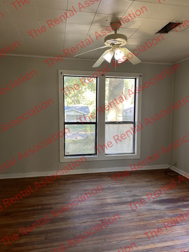 Building Photo - 127 Myrtle St