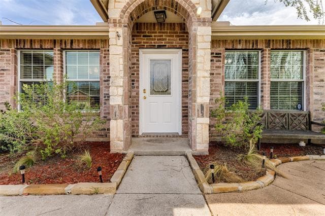 Building Photo - 725 Redwing Dr