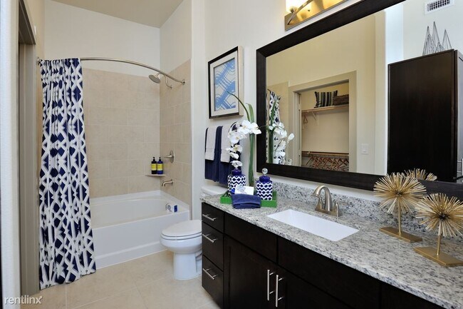 Foto del edificio - 1 br, 1 bath Apartment - 13513 Dulles Ave 624