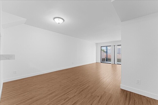 Foto del edificio - 448 W Windsor Rd