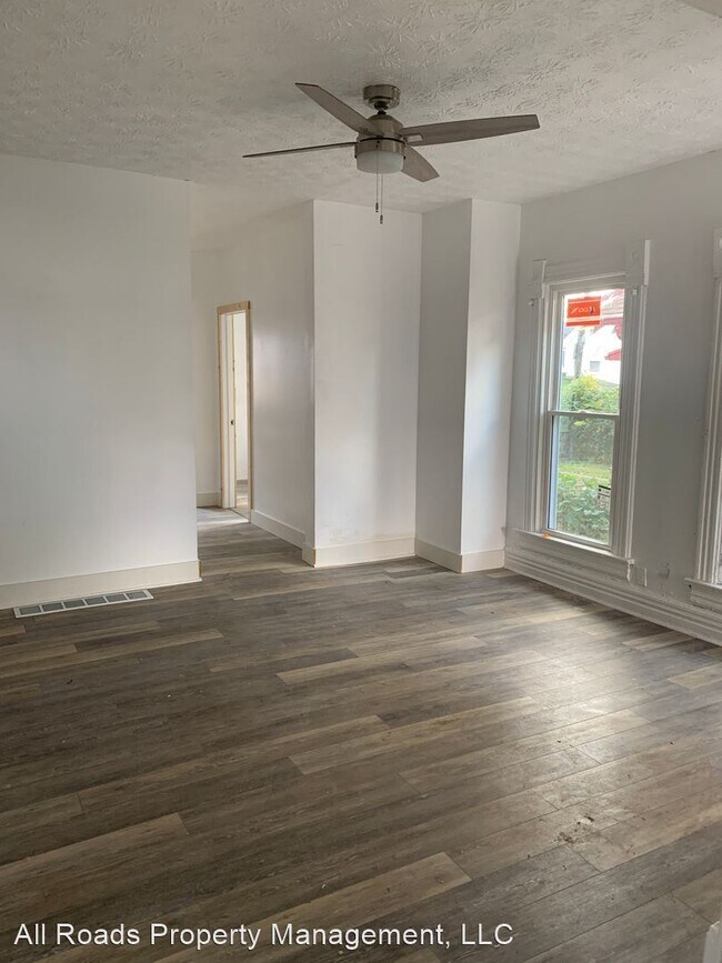 Building Photo - 3 br, 1 bath House - 1042 Huffman Ave