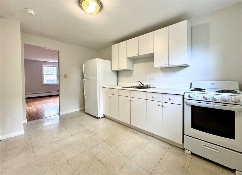 Primary Photo - 10 Vinal St