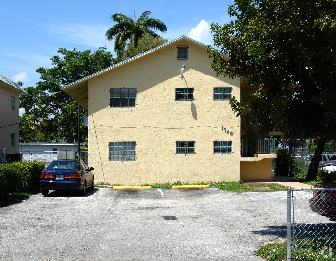 Primary Photo - 1740 NW 15th Ave