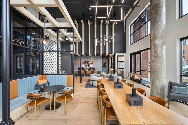 Foto del edificio - MAA Plaza Midwood