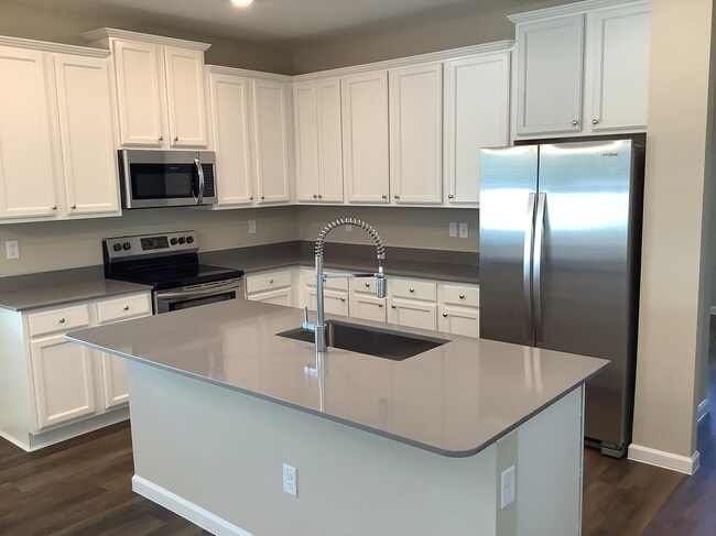 Building Photo - 180 Spruce Pt